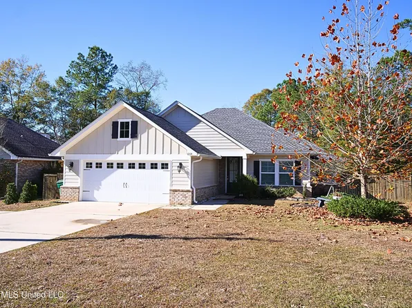 6414 Kiko St, Diamondhead, MS 39525