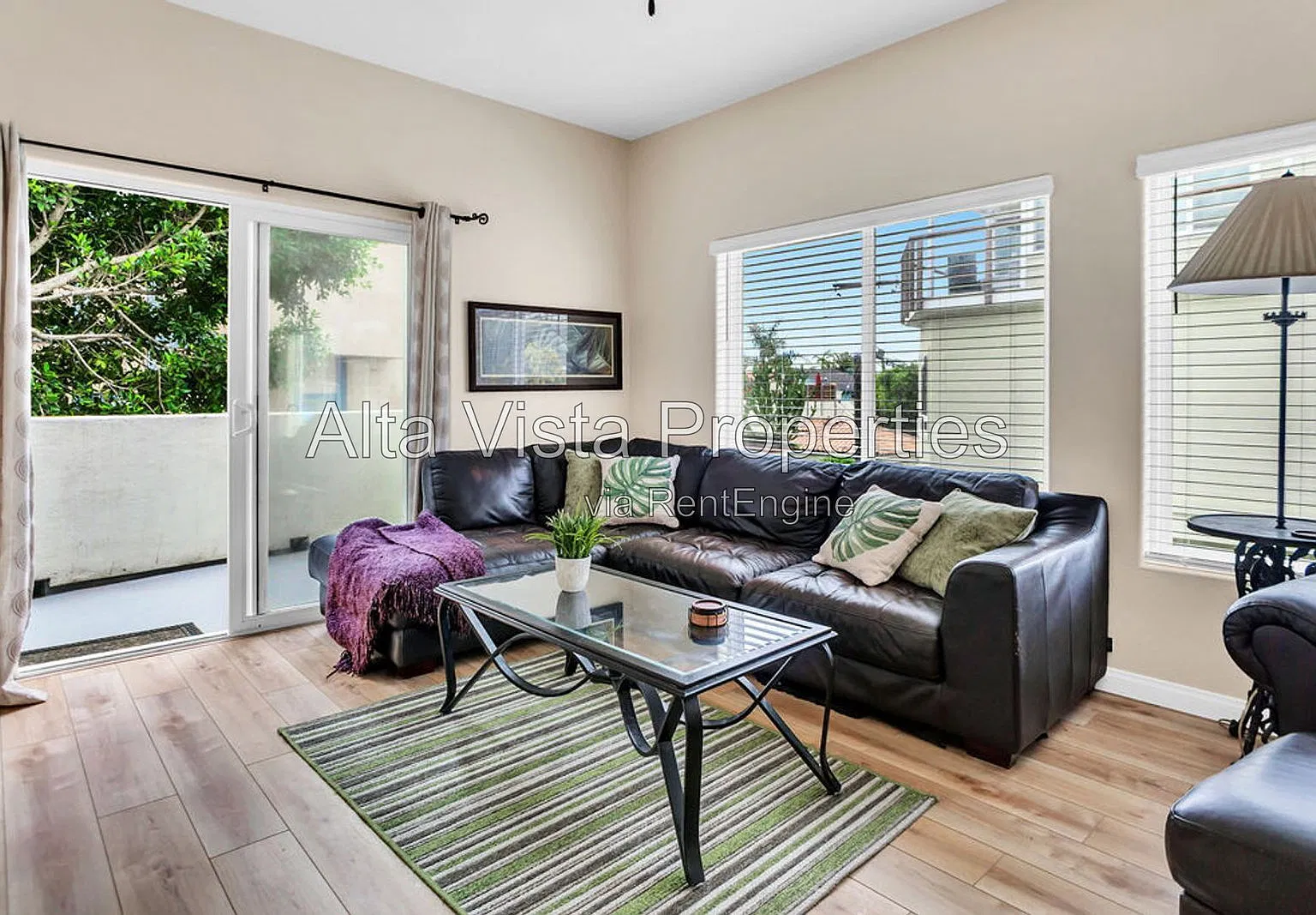 3 bed, 3.0 bath, 1380 sqft, $5,995 — Photo 2