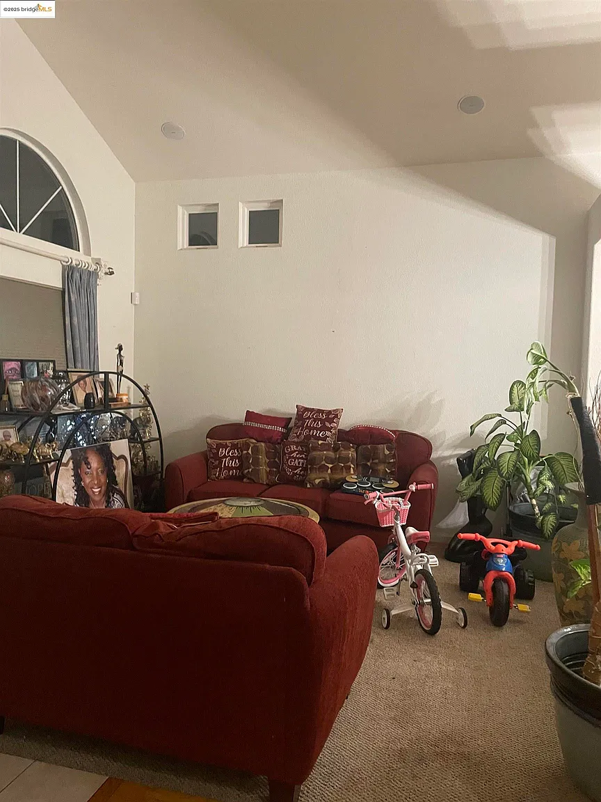 83 Palm Dr photo 1