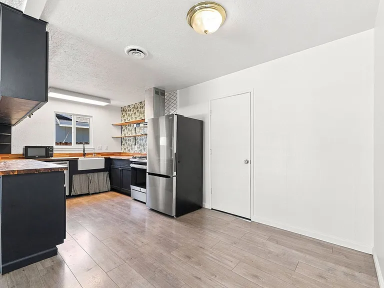 6285 Edgewood Way — Photo 4
