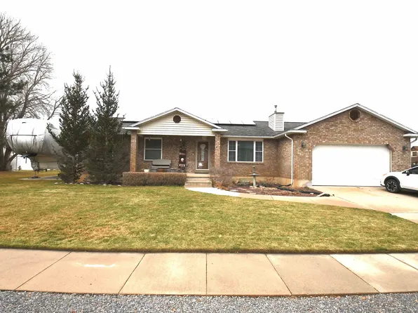 7841 Peachwood Dr, Ogden, UT 84405