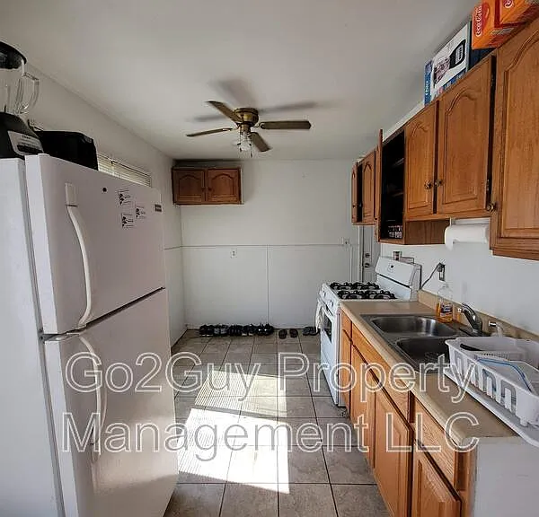 1449 E Harry Ave — Photo 3