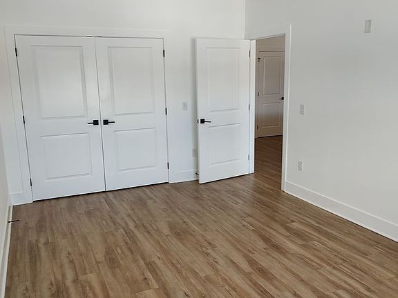 3rd image of 21 Lakeside Ave #105