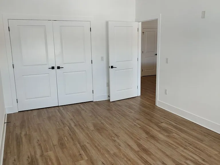 Lakeside Residence — Photo 3