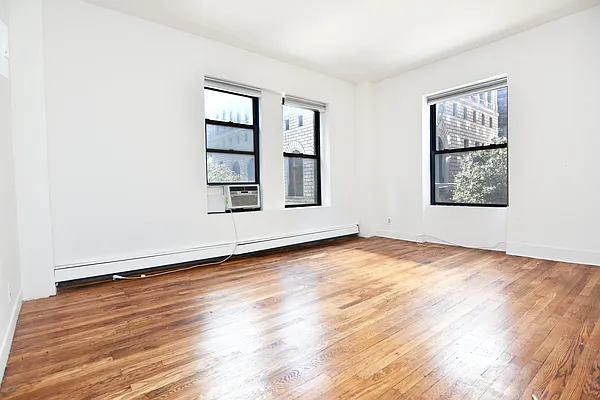 Rented by Bohemia Realty Group | media 12