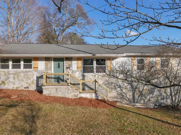 98 Walthall Ave, Chickamauga, GA 30707
