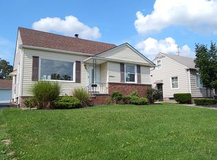 20703 Applegate Rd, Maple Heights, OH 44137