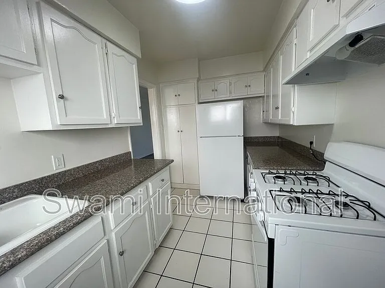 622 1/2 E 97th St #1 — Photo 5