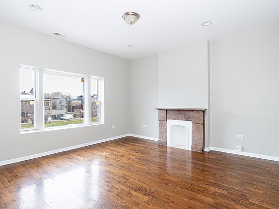2nd image of 4326 S Calumet Ave