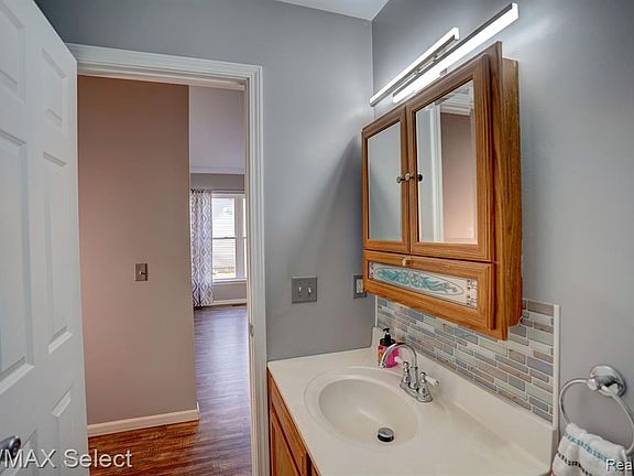 2nd image of 11603 Read Ave