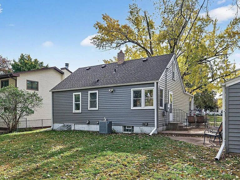 2199 Oakwood Dr — Photo 32