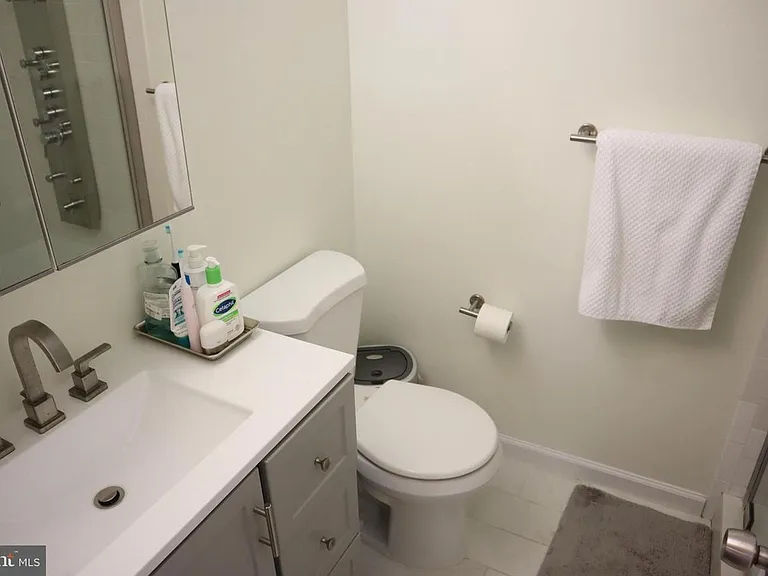 15826 Anamosa Dr — Photo 13