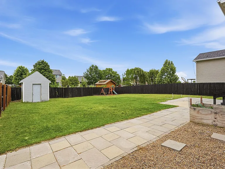 4803 NE Trilein Dr — Photo 36
