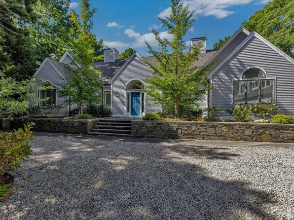 100 The Paddock Circle, Mashpee, MA 02649