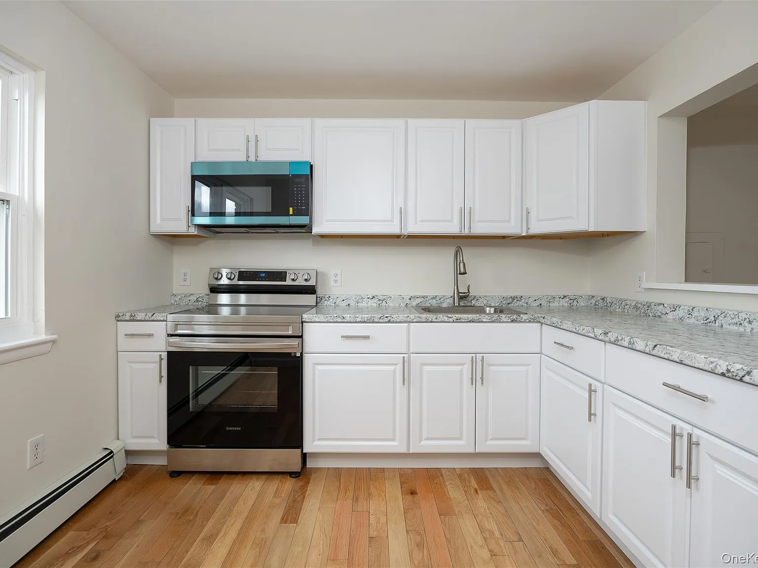 3 bed, 1.5 bath, 1188 sqft, $3,900 — Photo 4