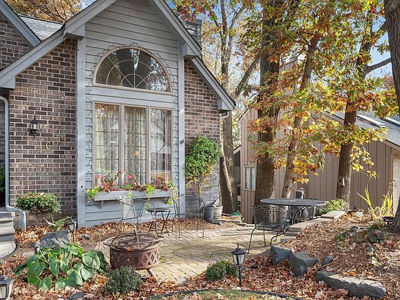 3rd image of 4634 Parkcliff Dr