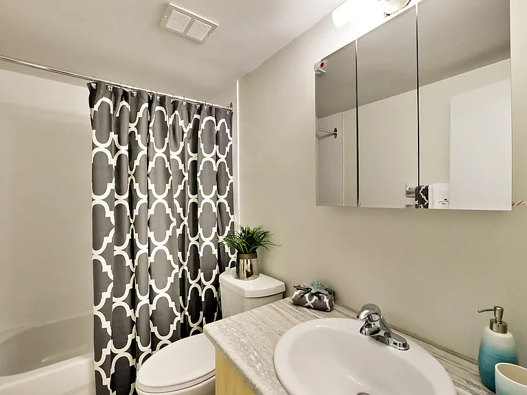 625 Roselawn Ave — Photo 67