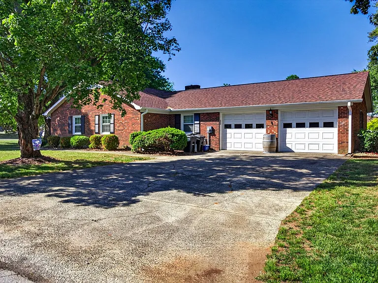 640 Summerest Ct — Photo 7