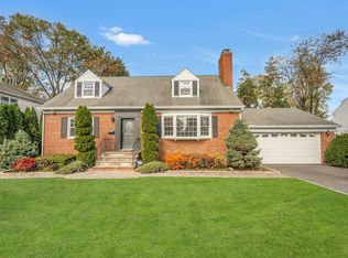 87 Stebbins Ave, Eastchester, NY 10709