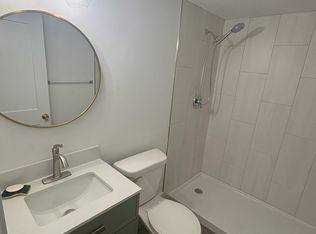 607 N 9th St #2, Dekalb, IL 60115