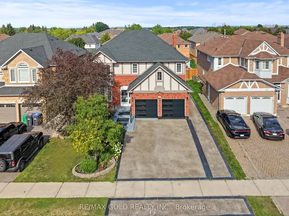 119 Mountainash Rd, Brampton, ON L6R 1H8