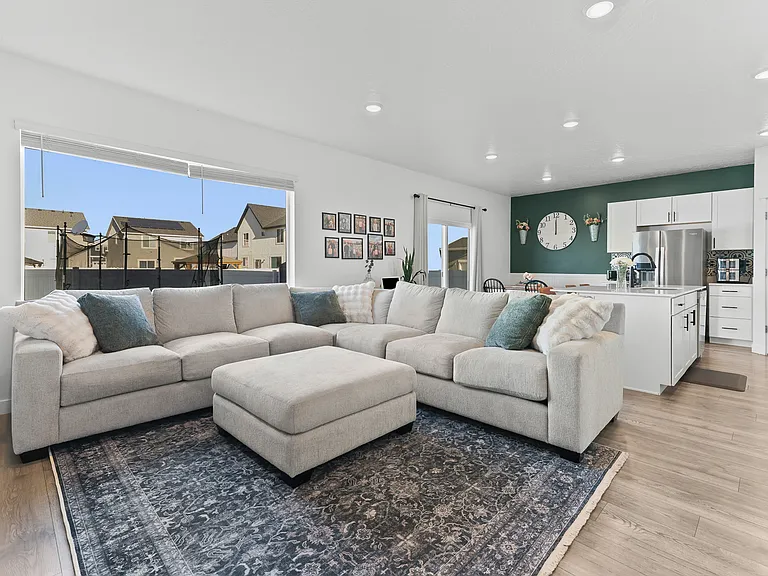 256 N Pier Ln — Photo 6