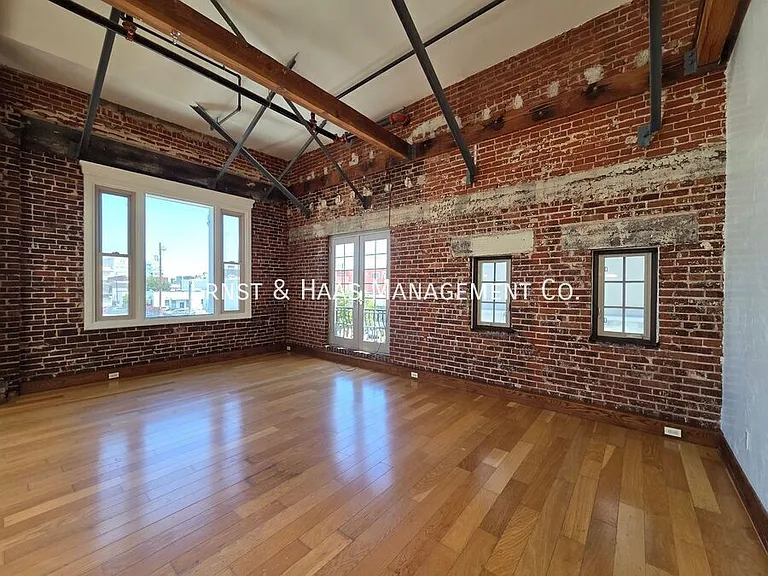 800 S Pacific Ave #201 — Photo 4