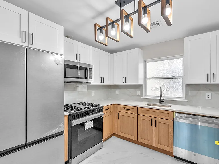 15-17 Wharton St #2 — Photo 6