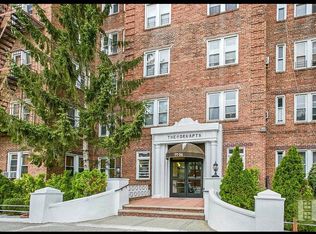 7734 Austin St APT 1E, Forest Hills, NY 11375