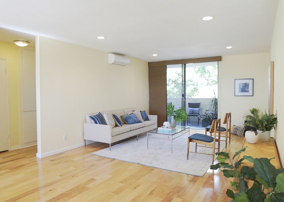 1st image of 8400 De Longpre Ave APT 406
