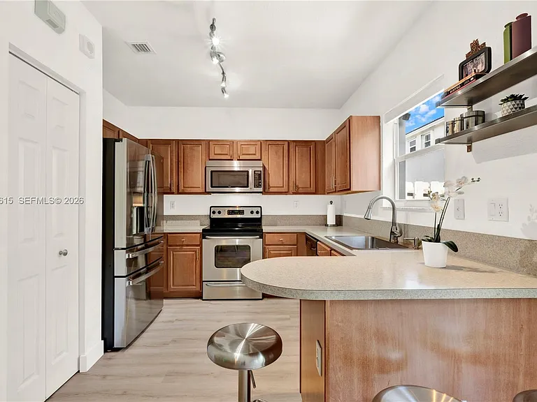 9318 SW 220th St — Photo 16