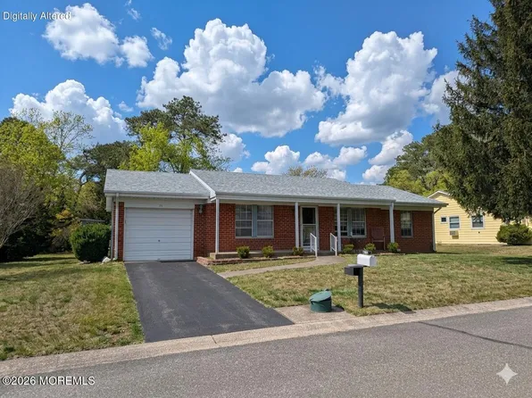 29 Moccasin Drive, Whiting, NJ 08759