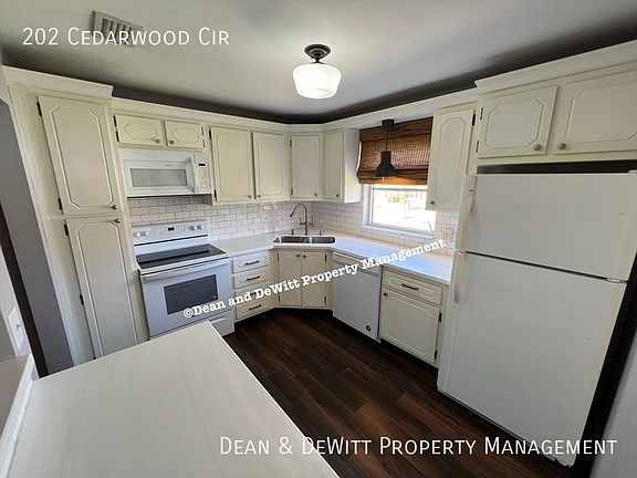 4th image of 202 Cedarwood Cir