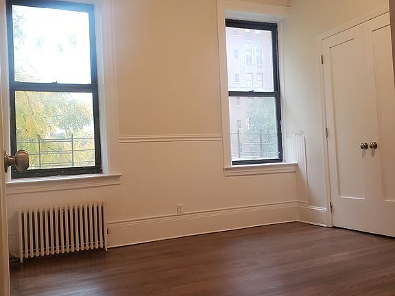 3rd image of 1080 Park Ave APT 2E