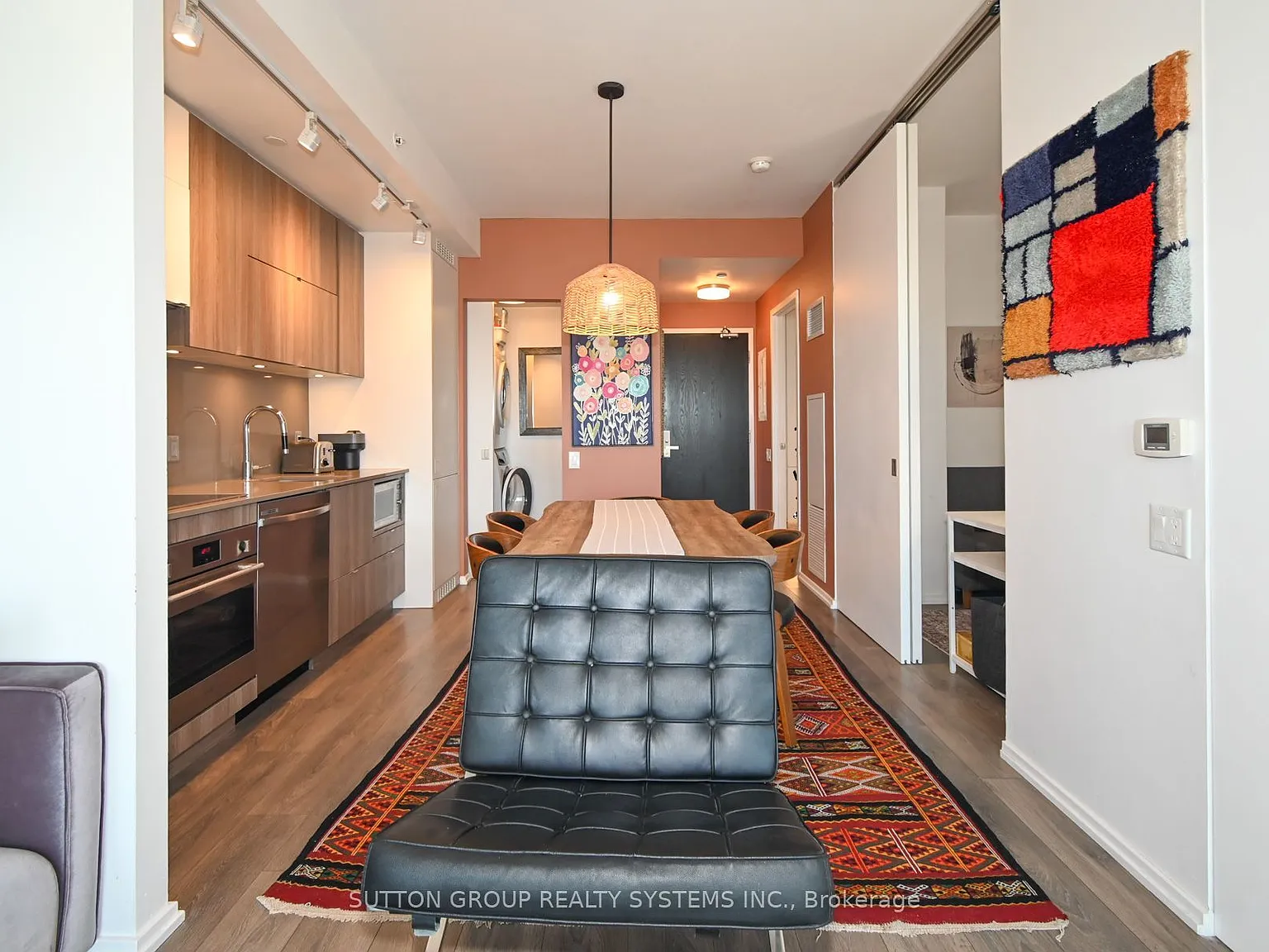 Tableau Condominium — Photo 2