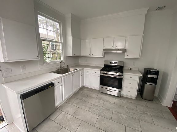 5th image of 7301 Zimpel St