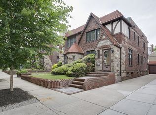 4902 217th St, Oakland Gardens, NY 11364