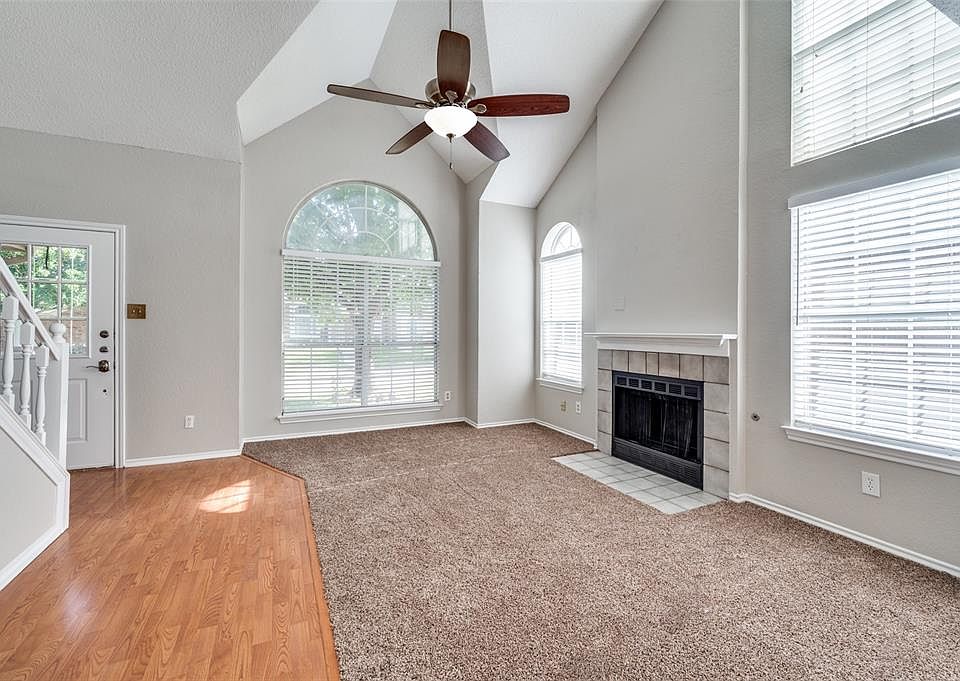 1st image of 10101 Concord Dr #10101