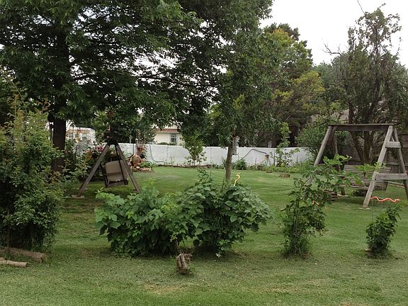 back yard extra lot on side