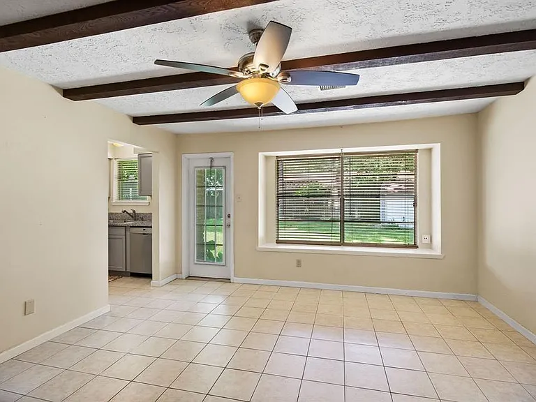 9718 Shady Tree Ln — Photo 6