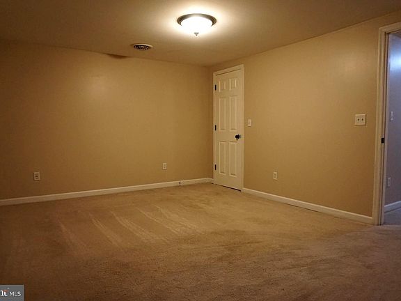 2nd image of 1 W Liberty St