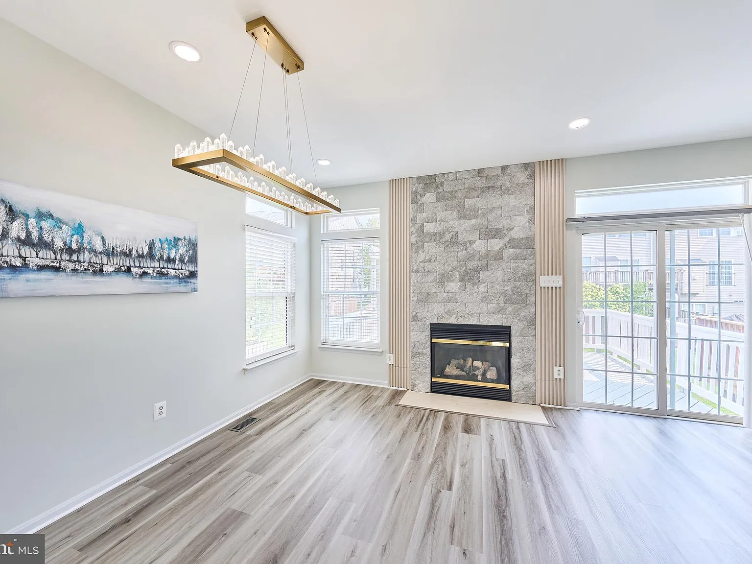 3 bed, 3.5 bath, 2128 sqft, $3,200 — Photo 4