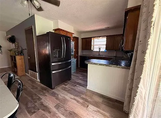 4 bed, 1200 sqft, $1,395 — Photo 3