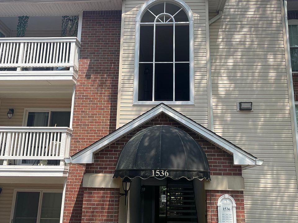 1st image of 1536 Lincoln Way APT 302