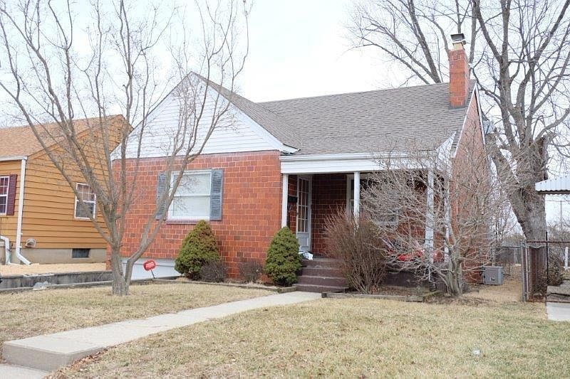 1st image of 758 Coralie St