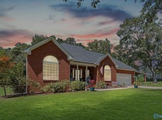 40 Abercrombie Pl, Guntersville, AL 35976