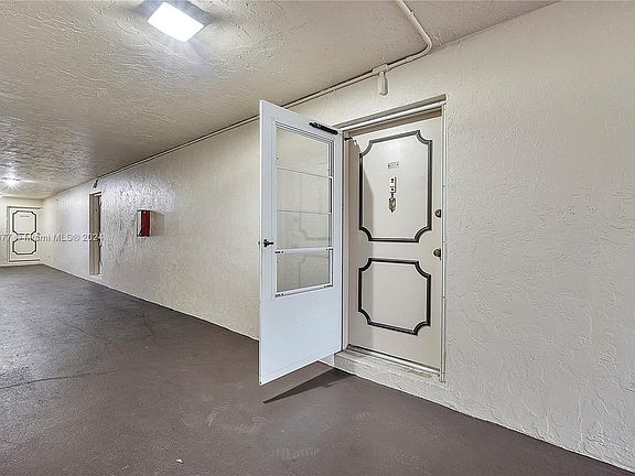 3rd image of 6301 N University Dr APT 119