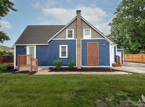 2nd image of 411 Edward Ct