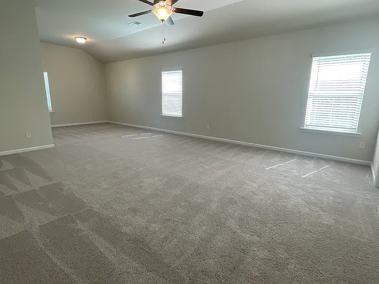 165 Paxton Ln — Photo 3
