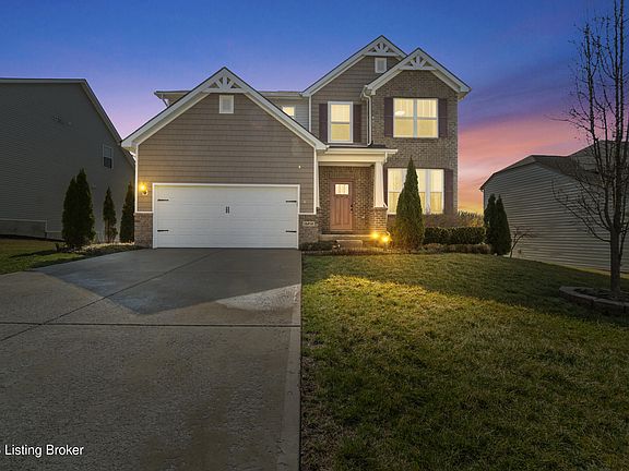 3rd image of 16212 Rockcrest View Ln